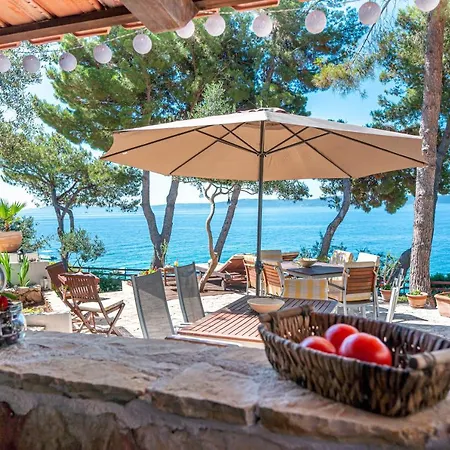 Luxury - By The Sea, Summer Kitchen, Hot Tub, Sup, Boat, 5 Rooms, Wifi, Parking - Trogir *