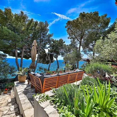Luxury - By The Sea, Summer Kitchen, Hot Tub, Sup, Boat, 5 Rooms, Wifi, Parking - Trogir Okrug Gornji