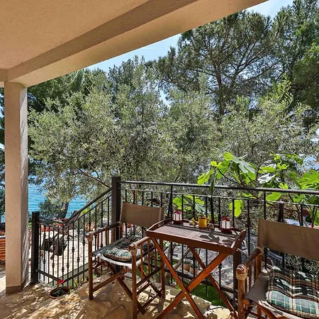 Luxury - By The Sea, Summer Kitchen, Hot Tub, Sup, Boat, 5 Rooms, Wifi, Parking - Trogir Villa *