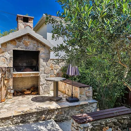 Luxury - By The Sea, Summer Kitchen, Hot Tub, Sup, Boat, 5 Rooms, Wifi, Parking - Trogir * Okrug Gornji