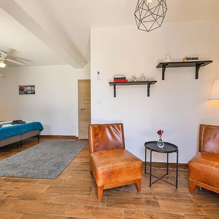 Villa Luxury - By The Sea, Summer Kitchen, Hot Tub, Sup, Boat, 5 Rooms, Wifi, Parking - Trogir Okrug Gornji
