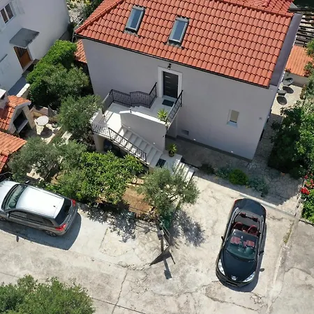 Luxury - By The Sea, Summer Kitchen, Hot Tub, Sup, Boat, 5 Rooms, Wifi, Parking - Trogir