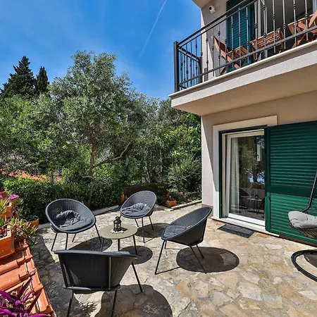Luxury - By The Sea, Summer Kitchen, Hot Tub, Sup, Boat, 5 Rooms, Wifi, Parking - Trogir * Okrug Gornji