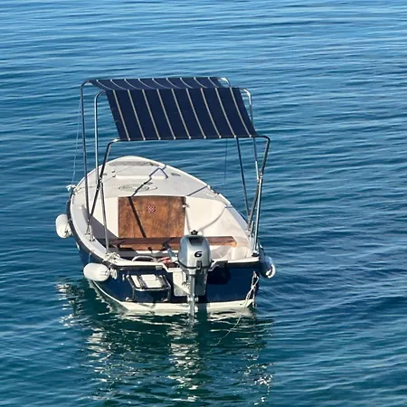 Luxury - By The Sea, Summer Kitchen, Hot Tub, Sup, Boat, 5 Rooms, Wifi, Parking - Trogir Villa
