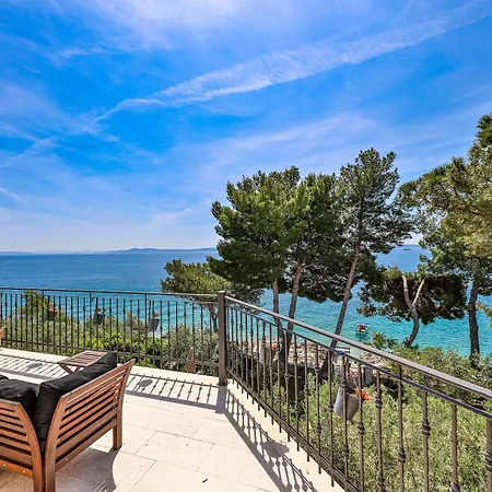 Villa Luxury - By The Sea, Summer Kitchen, Hot Tub, Sup, Boat, 5 Rooms, Wifi, Parking - Trogir