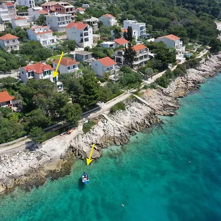 Villa Luxury - By The Sea, Summer Kitchen, Hot Tub, Sup, Boat, 5 Rooms, Wifi, Parking - Trogir *