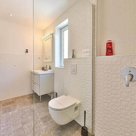 Luxury - By The Sea, Summer Kitchen, Hot Tub, Sup, Boat, 5 Rooms, Wifi, Parking - Trogir * Okrug Gornji